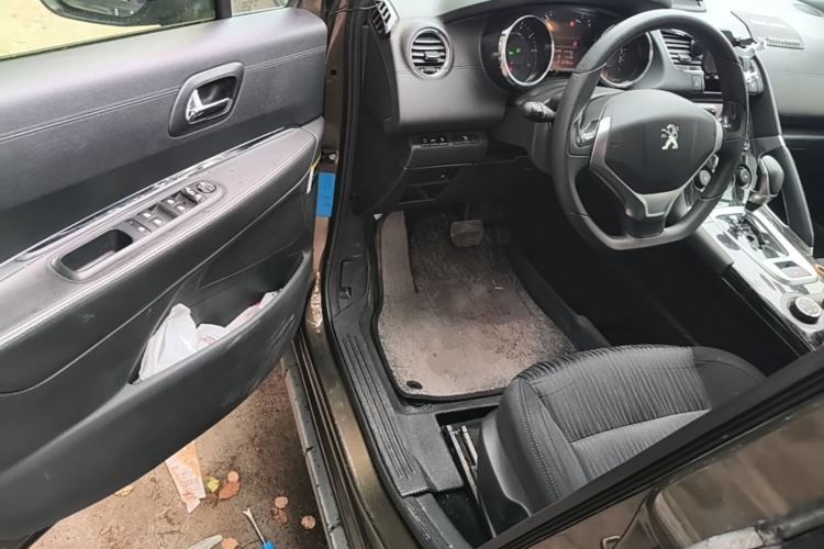 Used Peugeot 3008 2015 1.6THP Automatic Classic Edition Driver Seat