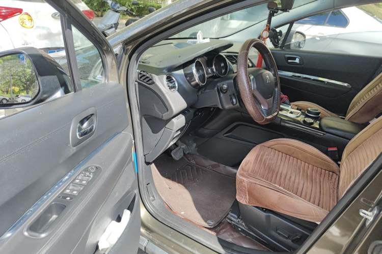 Used Peugeot 3008 2015 1.6THP Automatic Trend Edition Driver Seat