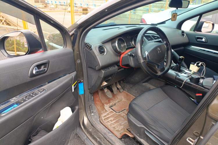 Used Peugeot 3008 2015 2.0L Manual Classic Edition Driver Seat