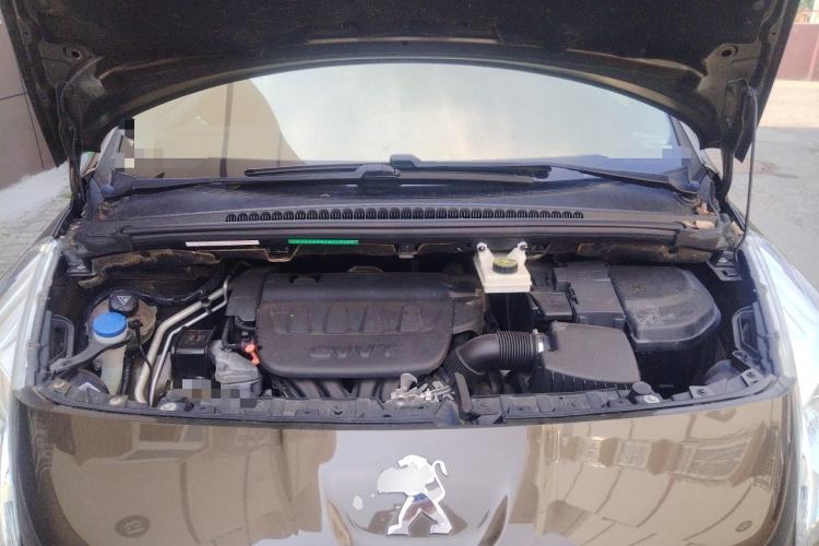 Used Peugeot 3008 2015 2.0L Automatic Classic Edition Engine Bay