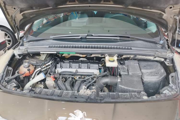 Used Peugeot 3008 2015 2.0L Automatic Classic Edition Engine Bay