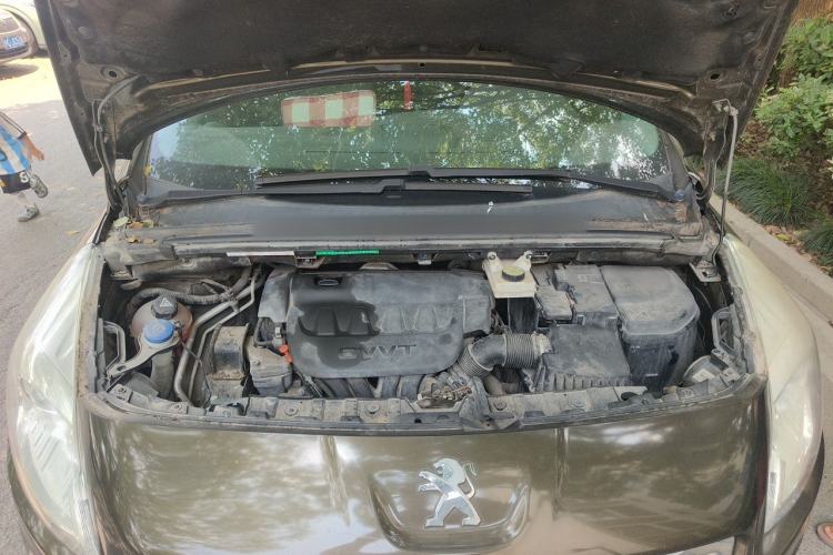 Used Peugeot 3008 2015 2.0L Automatic Classic Edition Engine Bay