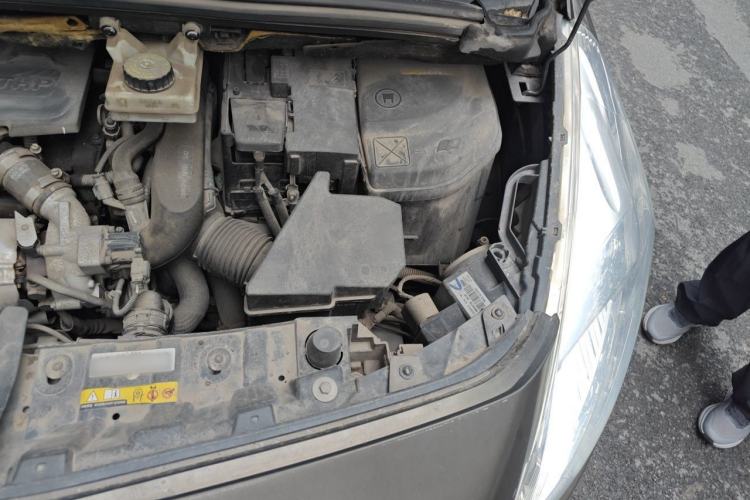 Used Peugeot 3008 2015 1.6THP Automatic Classic Edition Engine Bay Left