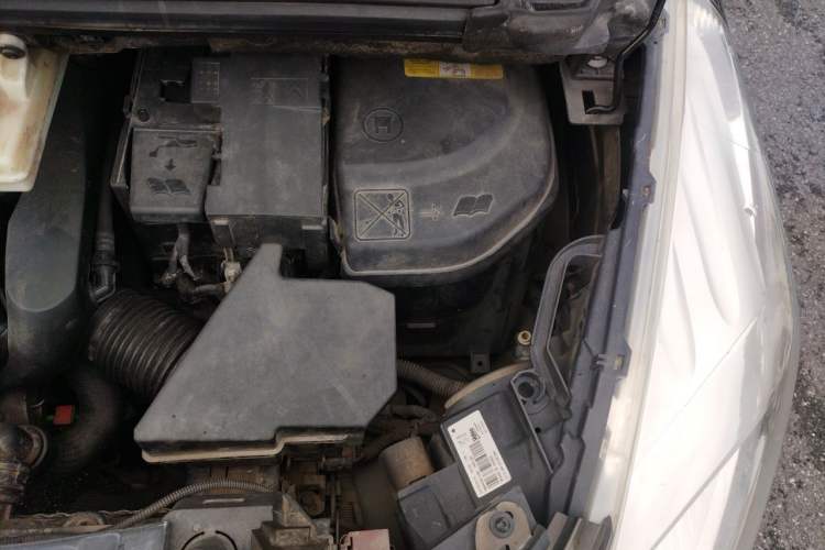 Used Peugeot 3008 2015 1.6THP Automatic Classic Edition Engine Bay Left