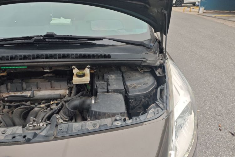 Used Peugeot 3008 2015 2.0L Automatic Classic Edition Engine Bay Left