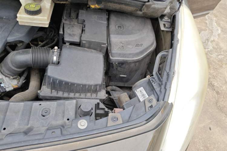 Used Peugeot 3008 2015 2.0L Automatic Classic Edition Engine Bay Left