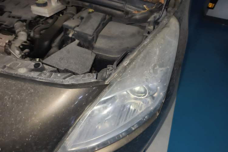 Used Peugeot 3008 2015 1.6THP Automatic Classic Edition Engine Bay Left