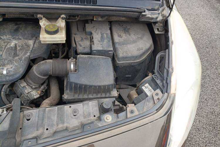 Used Peugeot 3008 2015 2.0L Manual Classic Edition Engine Bay Left