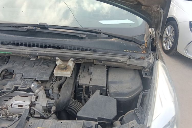 Used Peugeot 3008 2015 1.6THP Automatic Prestige Edition Engine Bay Left