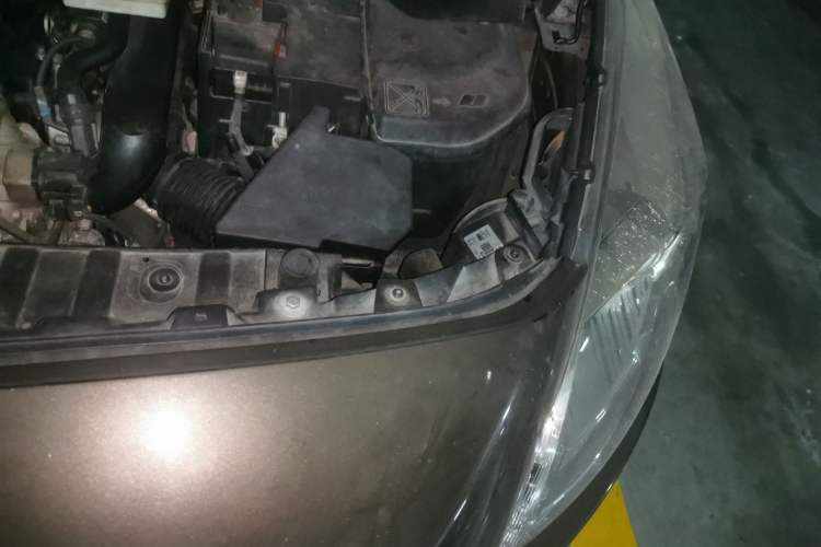 Used Peugeot 3008 2015 1.6THP Automatic Classic Edition Engine Bay Left