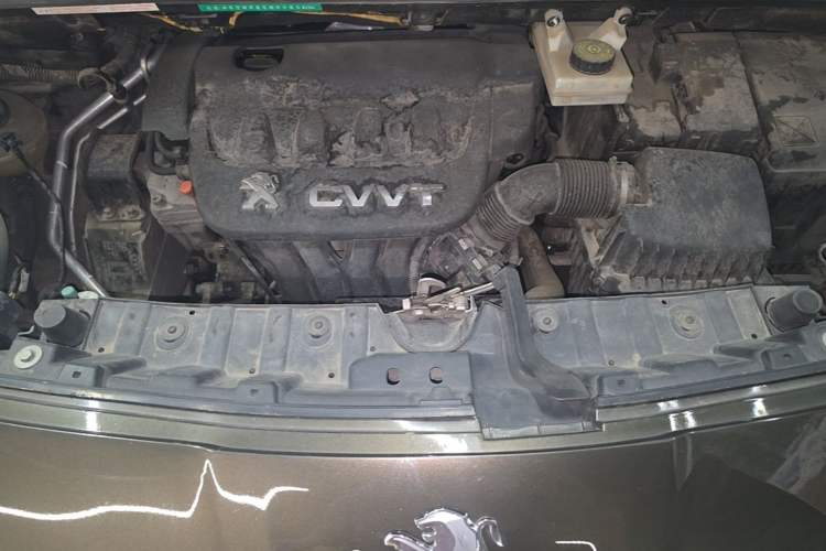 Used Peugeot 3008 2015 2.0L Automatic Trend Edition Engine Bay