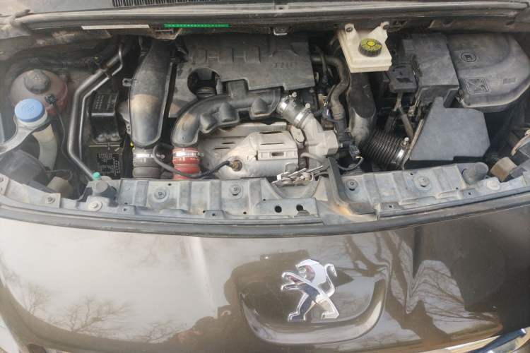 Used Peugeot 3008 2015 1.6THP Automatic Prestige Edition Engine Bay
