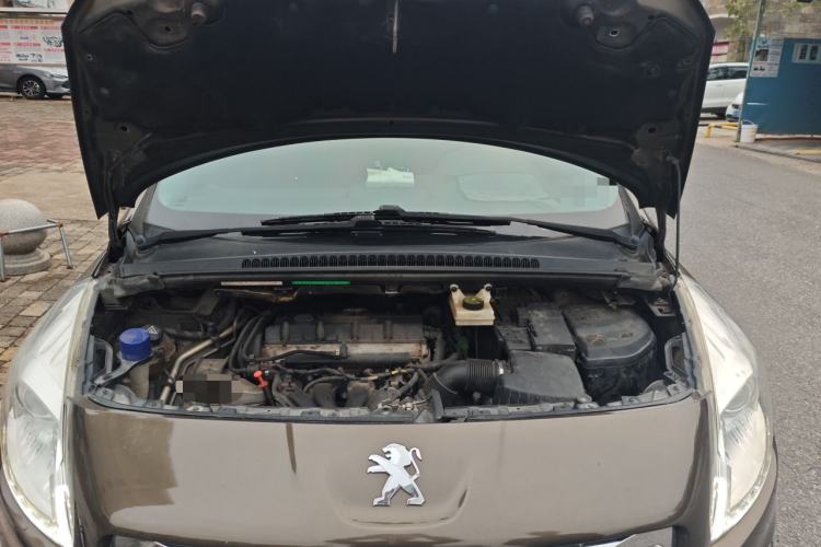 Used Peugeot 3008 2015 2.0L Automatic Classic Edition Engine Bay