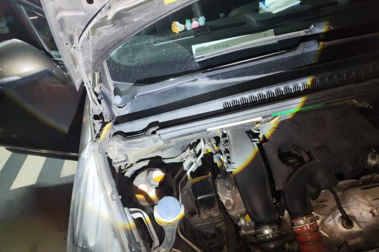 Used Peugeot 3008 2015 1.6THP Automatic Prestige Edition Engine Bay Right
