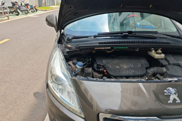 Used Peugeot 3008 2015 2.0L Automatic Trend Edition Engine Bay Right