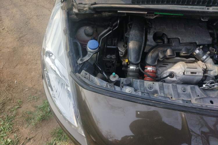 Used Peugeot 3008 2015 1.6THP Automatic Prestige Edition Engine Bay Right