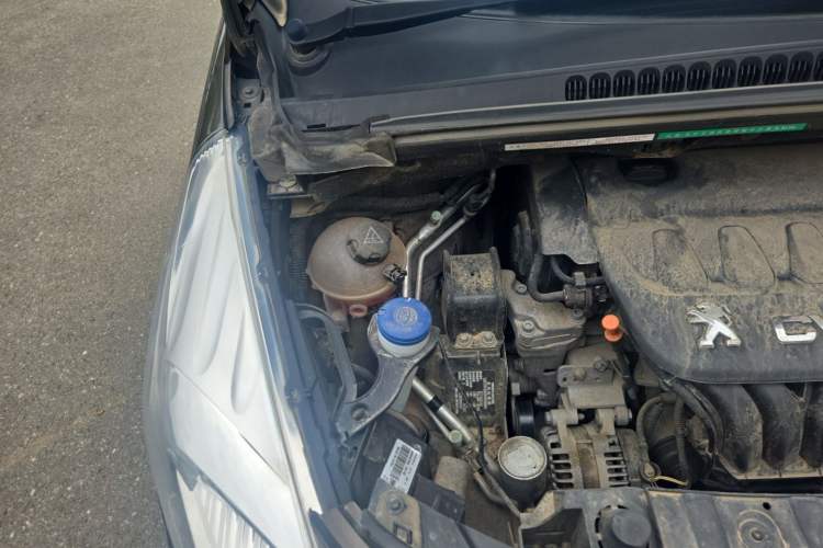 Used Peugeot 3008 2015 2.0L Automatic Trend Edition Engine Bay Right