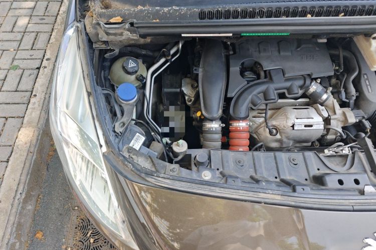 Used Peugeot 3008 2015 1.6THP Automatic Classic Edition Engine Bay Right