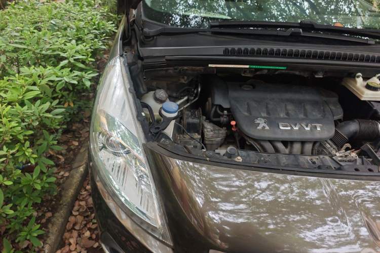 Used Peugeot 3008 2015 2.0L Manual Classic Edition Engine Bay Right