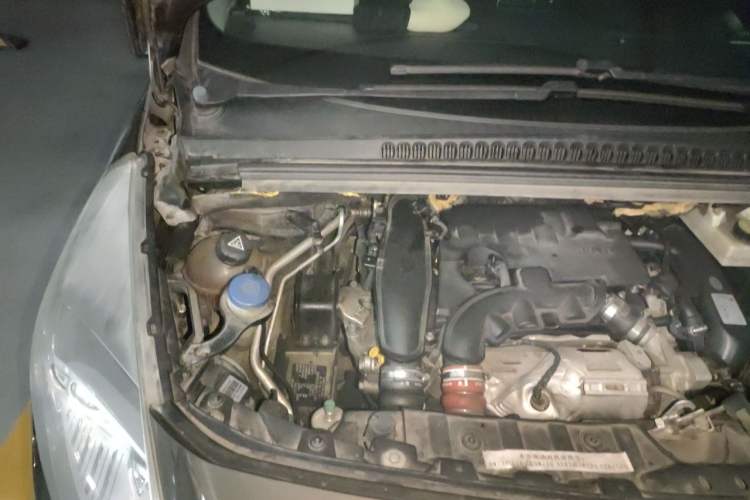 Used Peugeot 3008 2015 1.6THP Automatic Classic Edition Engine Bay Right