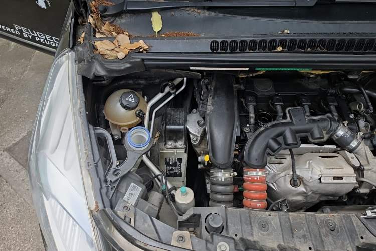 Used Peugeot 3008 2015 1.6THP Automatic Prestige Edition Engine Bay Right