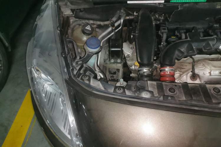 Used Peugeot 3008 2015 1.6THP Automatic Classic Edition Engine Bay Right