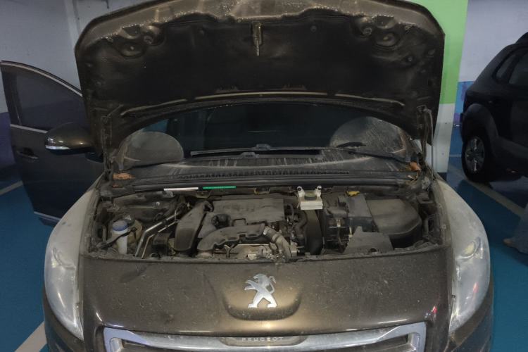 Used Peugeot 3008 2015 1.6THP Automatic Classic Edition Engine Bay
