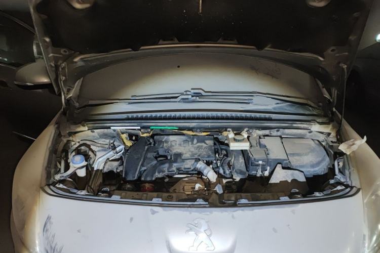Used Peugeot 3008 2015 1.6THP Automatic Classic Edition Engine Bay