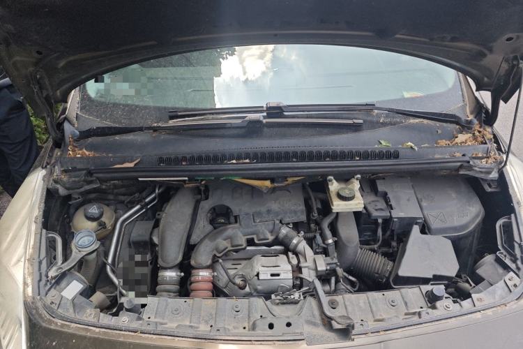 Used Peugeot 3008 2015 1.6THP Automatic Classic Edition Engine Bay