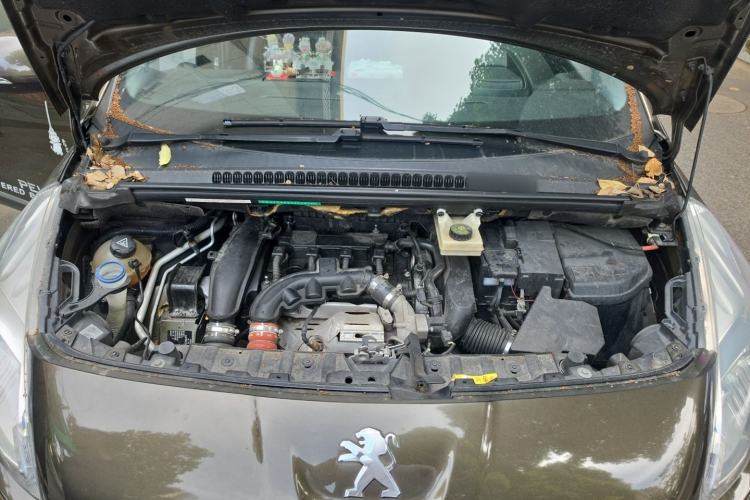 Used Peugeot 3008 2015 1.6THP Automatic Prestige Edition Engine Bay