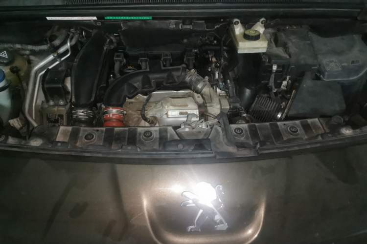 Used Peugeot 3008 2015 1.6THP Automatic Classic Edition Engine Bay
