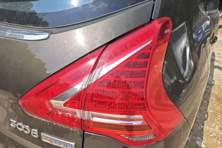Used Peugeot 3008 2015 1.6THP Automatic Trend Edition Exterior 3