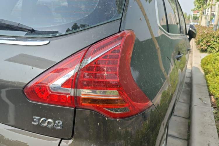 Used Peugeot 3008 2015 2.0L Automatic Trend Edition Exterior 3