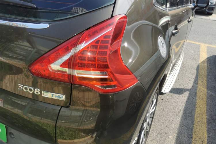 Used Peugeot 3008 2015 1.6THP Automatic Prestige Edition Exterior 6