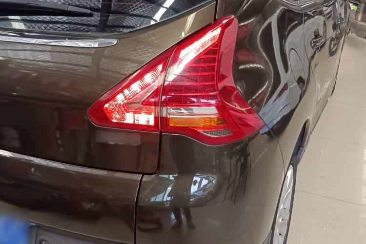 Used Peugeot 3008 2015 2.0L Automatic Trend Edition Exterior 6