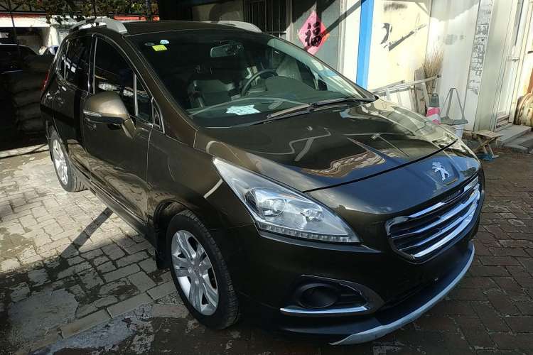 Used Peugeot 3008 2015 2.0L Automatic Classic Edition Front Right 45 Deg