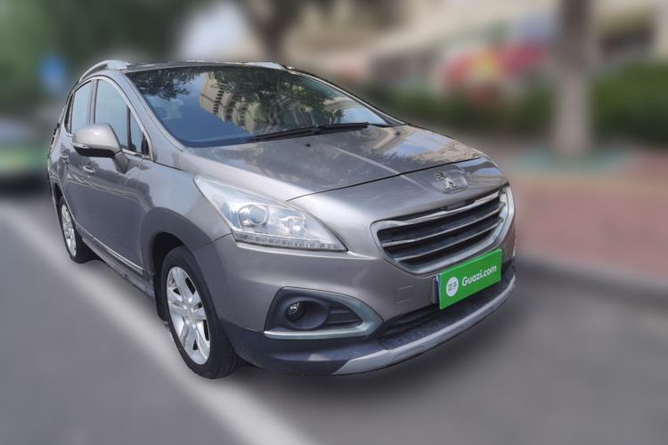 Used Peugeot 3008 2015 1.6THP Roland Garros Edition Front Right 45 Deg