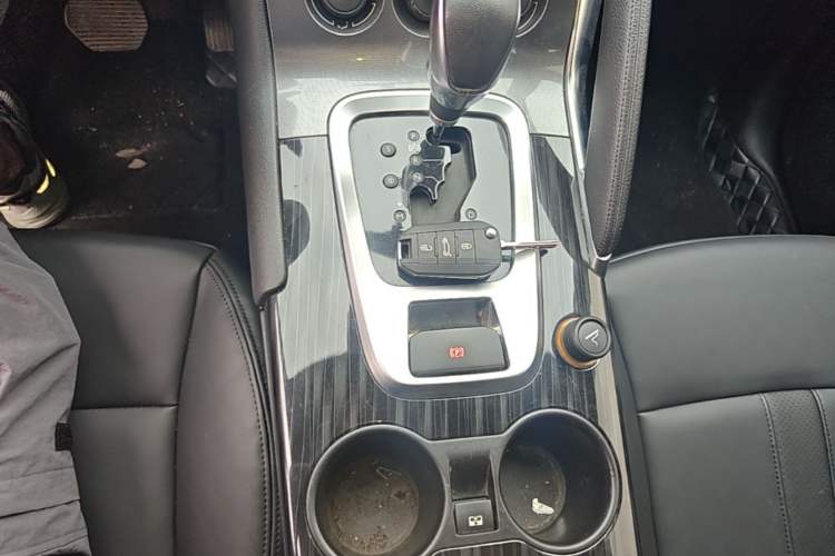 Used Peugeot 3008 2015 2.0L Automatic Classic Edition Gear Lever