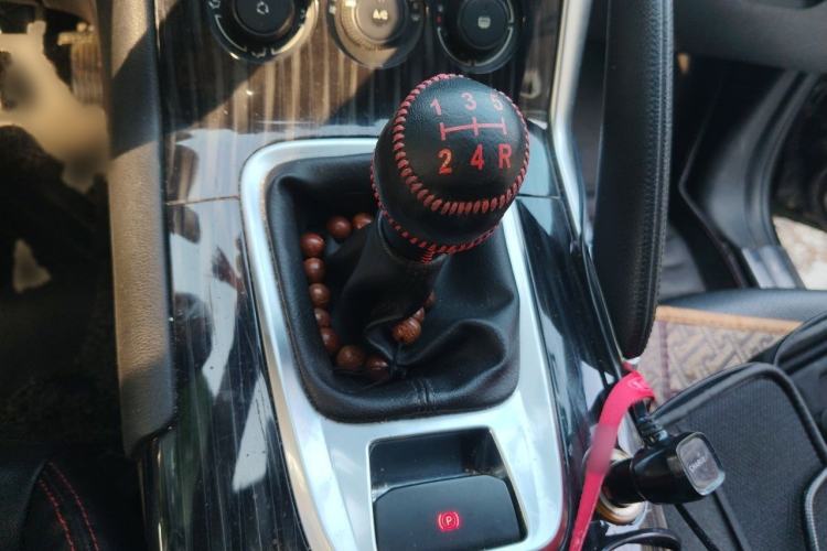 Used Peugeot 3008 2015 2.0L Manual Classic Edition Gear Lever