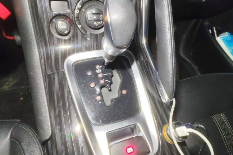 Used Peugeot 3008 2015 1.6THP Automatic Prestige Edition Gear Lever