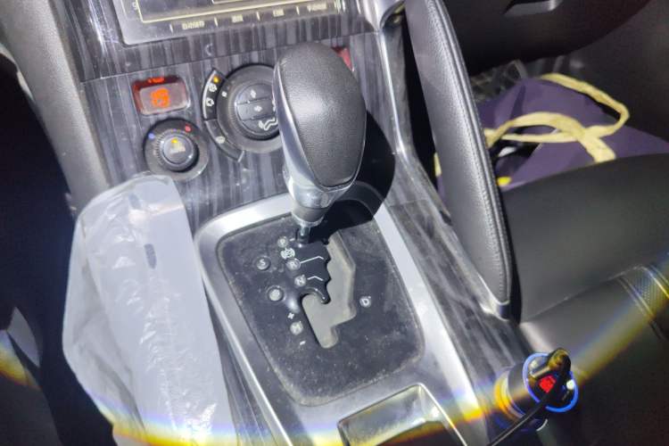 Used Peugeot 3008 2015 1.6THP Automatic Prestige Edition Gear Lever