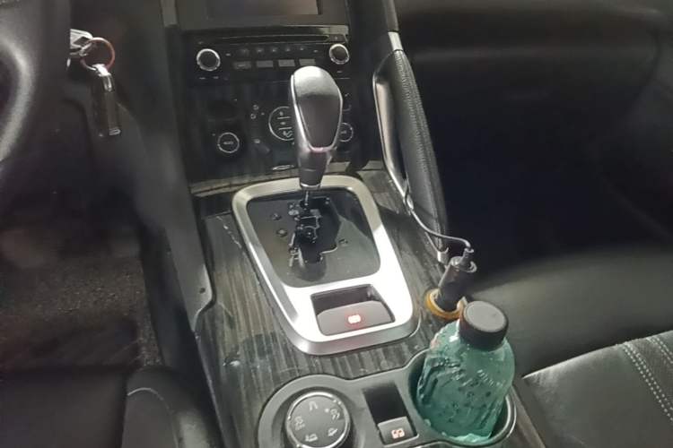 Used Peugeot 3008 2015 1.6THP Automatic Trend Edition Gear Lever