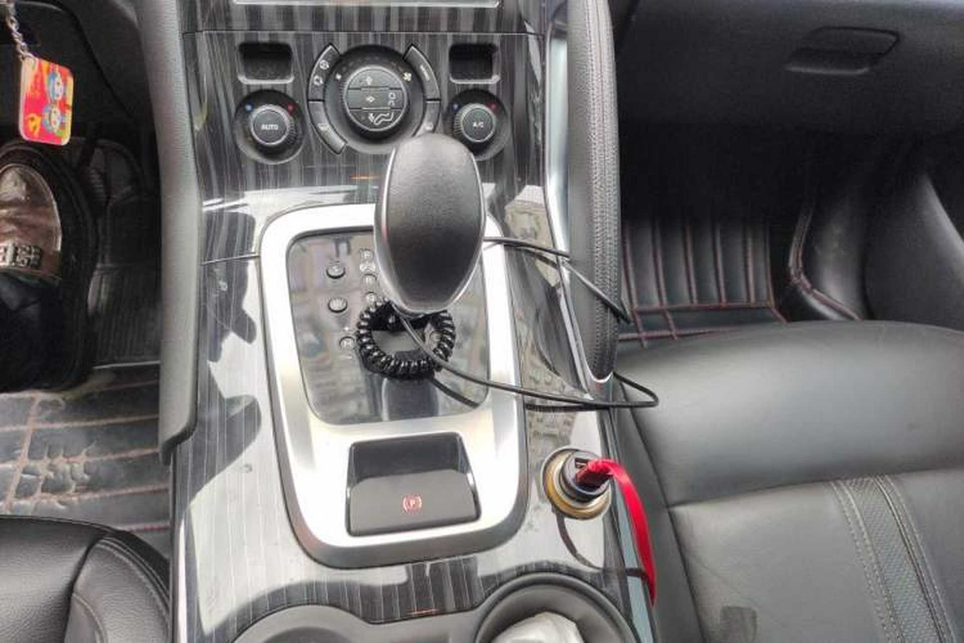 Used Peugeot 3008 2015 1.6THP Automatic Prestige Edition Gear Lever