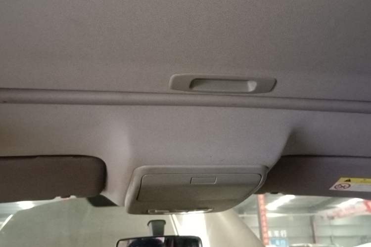 Used Peugeot 3008 2015 2.0L Automatic Trend Edition Headliner