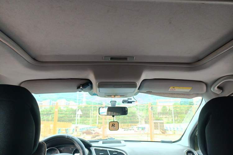 Used Peugeot 3008 2015 2.0L Manual Classic Edition Headliner