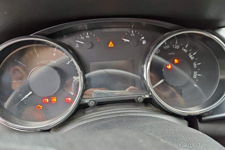 Used Peugeot 3008 2015 2.0L Automatic Classic Edition Instrument Cluster