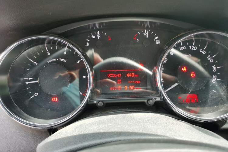 Used Peugeot 3008 2015 1.6THP Automatic Classic Edition Instrument Cluster