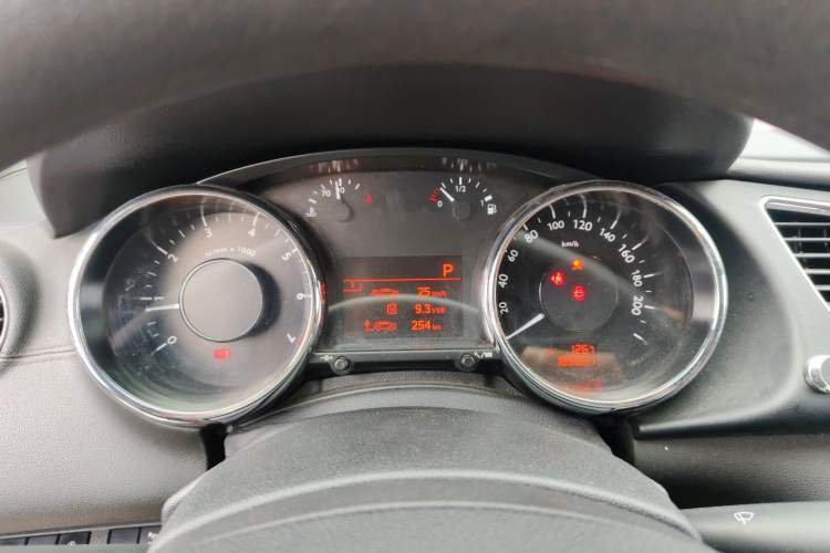 Used Peugeot 3008 2015 1.6THP Automatic Classic Edition Instrument Cluster