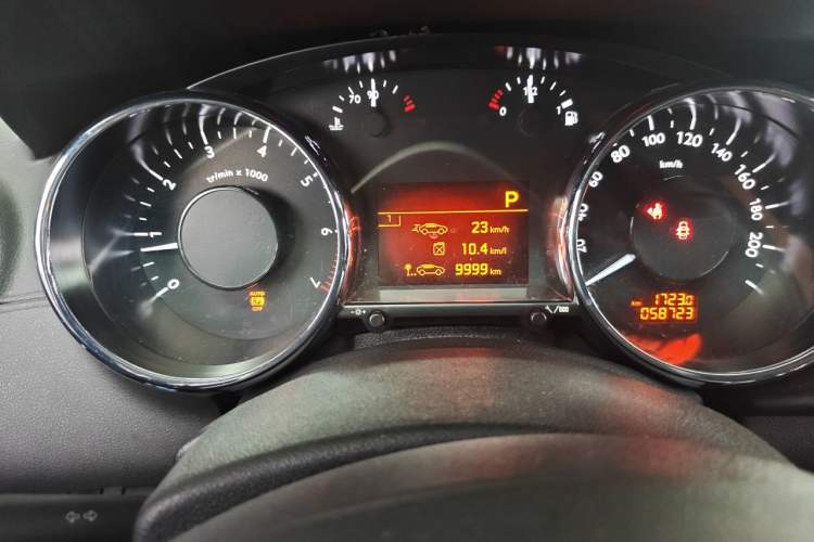 Used Peugeot 3008 2015 1.6THP Automatic Trend Edition Instrument Cluster