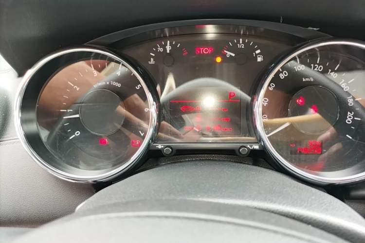 Used Peugeot 3008 2015 1.6THP Automatic Classic Edition Instrument Cluster